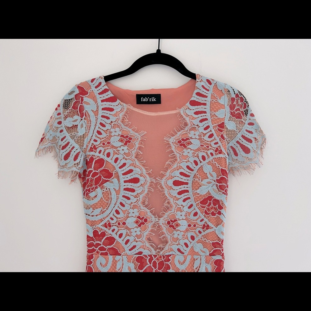 Fab’rik multicolor scalloped mini dress size small - Picture 3 of 5